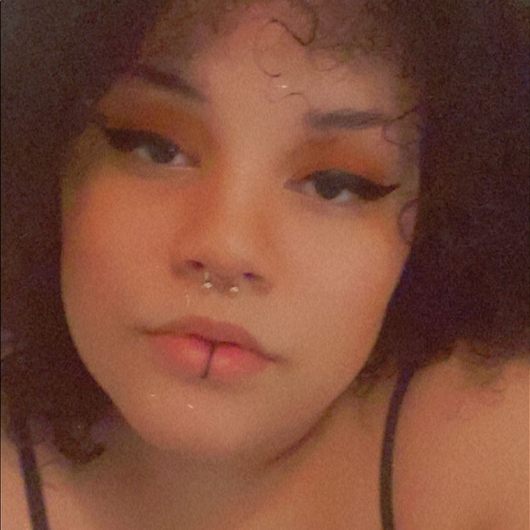 Meet your Posher, Kirsty - Picture 1 of 1